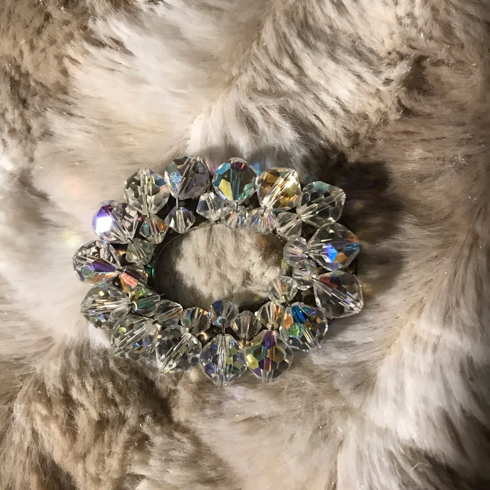 Vintage crystal beaded brooch/pin